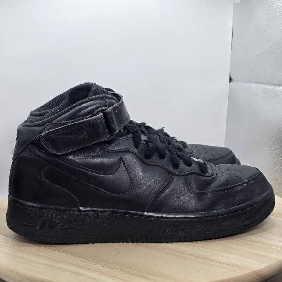 Mens Size 10 - Nike Air Force 1 Mid Triple Black Sneakers - Picture 3 of 9